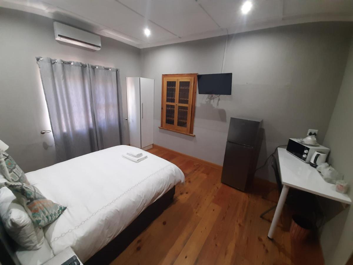 Lux Rooms On 37 Bloemfontein Exterior foto